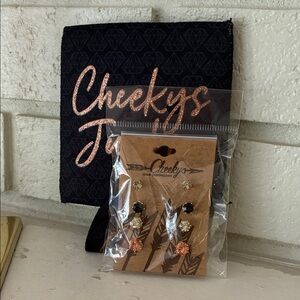 Women's Gold and Black Earrings Set